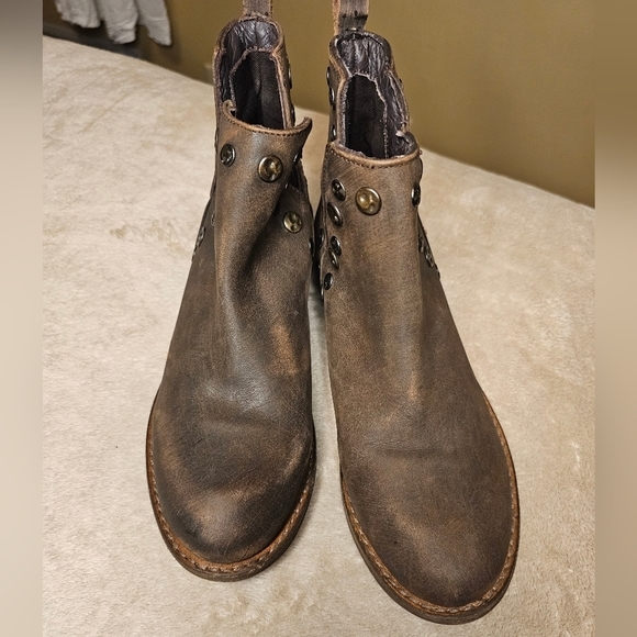 Musse & Cloud Studded Leather ankle boots Size 5 NWOT - Picture 7 of 8